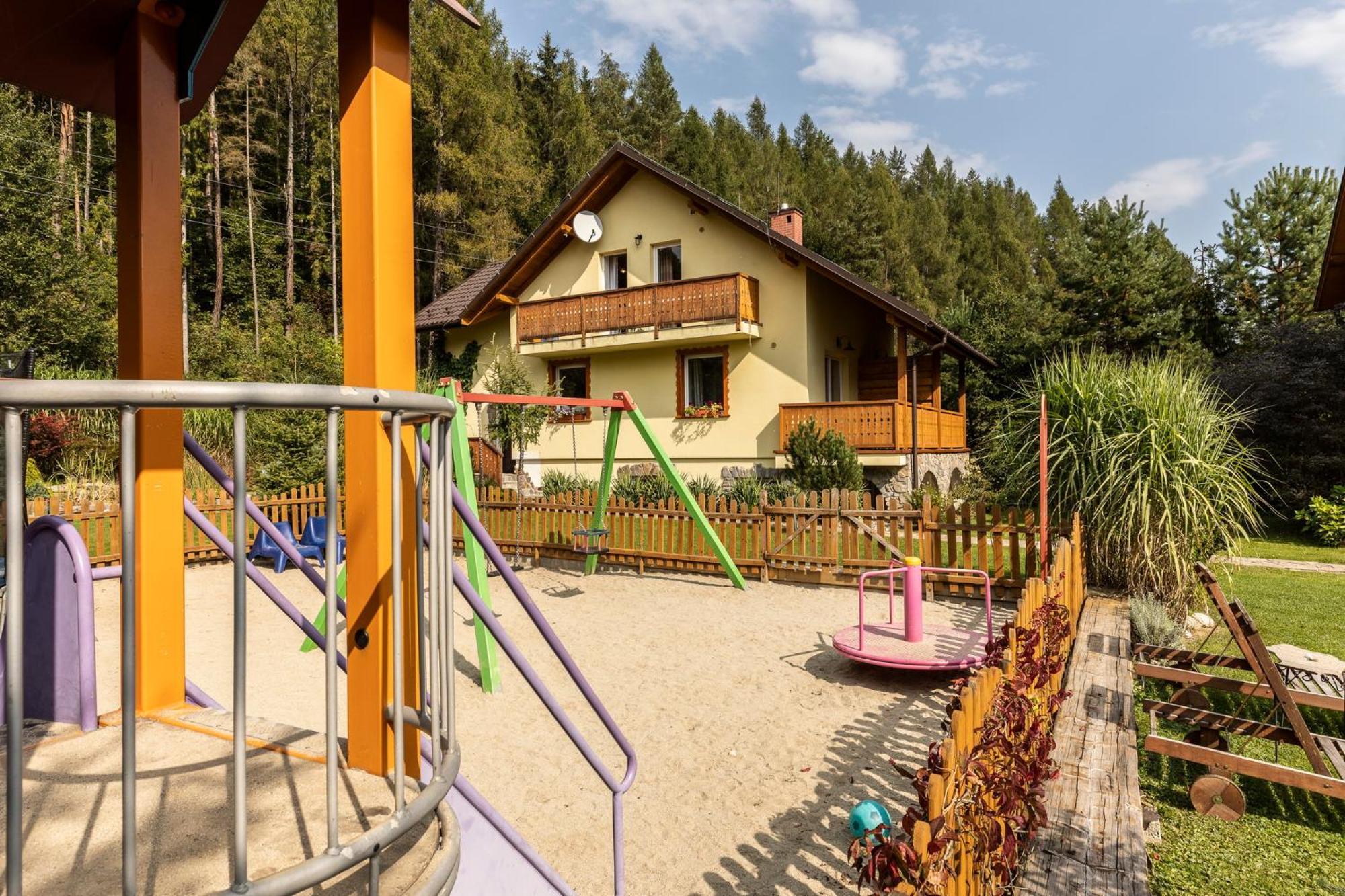 Apartamenty Zielona Owieczka Nedec Kültér fotó